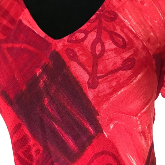 Benjamin A. Geometric Crepe Blouse: Vintage Red Floral Close-Fit Top, Size 12 - Picture 3 of 8